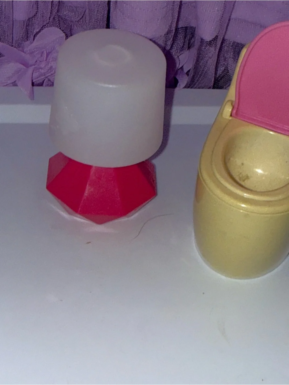 Barbie Mattel dream house toilet and light up lamp